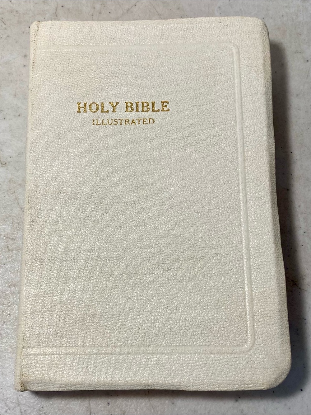 Vintage Holy Bible White Illustrated KJV Self-Pronouncing Ed. World Publishing